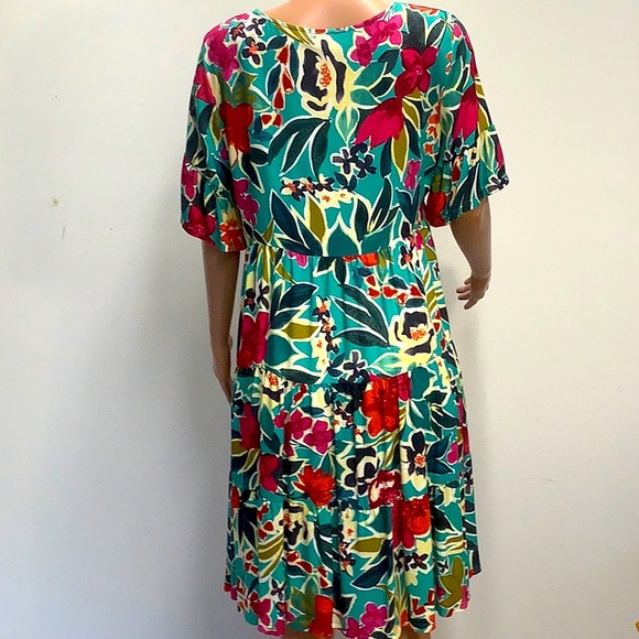 Pure Essence Summer Dress - Picture 6 of 8